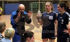 Handball Damen - DJK Ingolstadt - TSV Bergkirchen - Trainer Harald Schneider gibt Anweisungen
