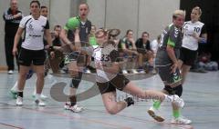 Handball Damen - HG Ingolstadt - TSV Schleißheim - Lisa Günther im Flug zum Tor