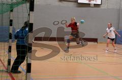 Handball Bezirksliga DJK Ingolstadt - TSV Gaimersheim Mihalik Veronika beim Wurf  (DJK) Foto: Juergen Meyer
