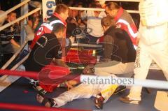 Kickbox-WM - ISKA - Johannes Wolf gegen Vedat Uruc (Türkei) - Sieg in der 3. Runde durch KO. Ringarzt und Sanitäter helfen