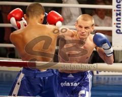 Kickboxen - Gala - Abschiedskampf Jens Lintow - EM Johannes Wolf gegen Nabil MAJOUBI mit einer krachenden Rechten an den Franzosen