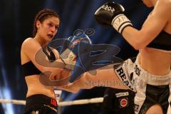 Steko´s Fight Night - ran Boxen - WKU Weltmeisterschaft Kickboxen Lowkick bis 62,5 kg - Titelverteidigerin Marie Lang (München) gegen Elna Nielsson (Schweden) weiss-schwarze Hose
