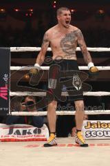 Stekos Fight Night 2018 - Boxen - bis 67 kg - Bojan Aladzic (GER) gegen Gabor Kovacs (HUN), Sieger KO 1. Runde Bojan Aladzic, Sieg Jubel