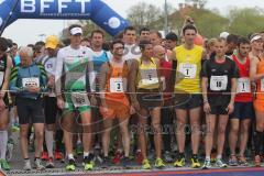 Halbmarathon in Ingolstadt 2013 - Start, die Favoriten, 2 Said Azouzi, 1 Christian Dirscherl, 10 Hagen Brosius, 3 Heiko Middelhoff