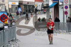 Halbmarathon in Ingolstadt 2013 - Donaustrasse, die letzten Läufer. Über 2 Stunden sind schon gelaufen
