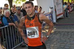 Halbmarathon Ingolstadt 2014 - Dritter (2681) Markus Stöhr im Ziel