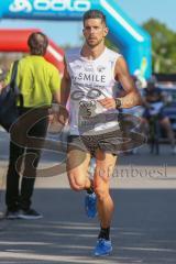 ODLO - Halbmarathon 2018 - Sebastian Mahr Positiv Fitness vor dem Start beim warm laufen - Foto: Jürgen Meyer