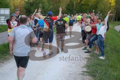 ODLO - Halbmarathon 2018 - Läufer auf der Strecke am Damm - Fans - Foto: Jürgen Meyer
