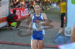 ODLO - Halbmarathon 2018 - Anna Schmidt #11 LAC Quelle Fürth als 1. Siegerin der Frauen mit einer Zeit von 1:27:06 sek - Foto: Jürgen Meyer