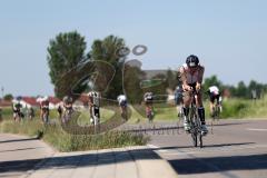 Triathlon Ingolstadt -2017  Baggersee - Mitteldistanz - Olympische Distanz - Fahrrad Rennen, gesperrte Strassen