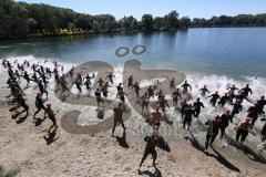 Triathlon Ingolstadt -2017  Baggersee - Olympische Disziplin - Schwimmen - Start in den Baggersee
