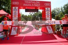 Triathlon Ingolstadt 2019 - Zieleinlauf - Banner - Choreo - Foto: Jürgen Meyer