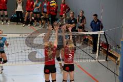 Volleyball Damen MTV Ingolstadt gegen TSV Obergünzburg - Fronzke F. beim Schmetterball (blau) -Foto: Jürgen Meyer
