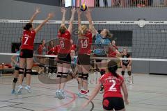 Volleyball Damen MTV Ingolstadt gegen TSV Obergünzburg - Kohl K. beim schmettern (blau) -Foto: Jürgen Meyer