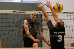 Volleyball - MTV Ingolstadt - VfL Großkötz - Simon Weichselgartner links schmettert