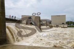 - Donau Hochwasser 2024  - Überschwemmung - Staustufe - Treibgut - Foto: Markus Banai