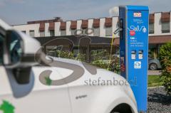 E-Tankstelle für Schuster Home Company - SWI / Stadtwerke Ingolstadt errichten neue Lademöglichkeit für Elektrofahrzeuge auf Kundenparkplatz von Schuster Home Company - Foto: Jürgen Meyer