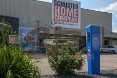 E-Tankstelle für Schuster Home Company - SWI / Stadtwerke Ingolstadt errichten neue Lademöglichkeit für Elektrofahrzeuge auf Kundenparkplatz von Schuster Home Company - Foto: Jürgen Meyer