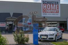 E-Tankstelle für Schuster Home Company - SWI / Stadtwerke Ingolstadt errichten neue Lademöglichkeit für Elektrofahrzeuge auf Kundenparkplatz von Schuster Home Company - Foto: Jürgen Meyer