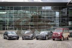 Pressetermin, Schlüsselübergabe der Mess- und Organisationsfahrzeuge an das DONAU CLASSIC Team durch Thomas Frank (2. von rechts), Leiter Audi Tradition an Alexander Arold, Karin Halbritter und Robert Faber