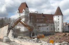 Abriss der Mauer - altes Gießereigelände in Ingolstadt an der Donaulände