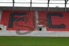 Audi Sportpark - Der Rollrasen wird gelegt