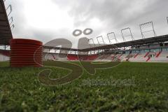 Audi Sportpark - Der Rollrasen wird gelegt
