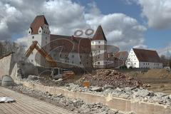 Abriss der Mauer - altes Gießereigelände in Ingolstadt an der Donaulände