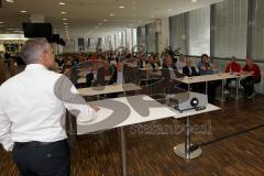 Infoabend über Nachwuchsleistungszentrum (NLZ) - Harald Gärtner Geschäftsführer FC Ingolstadt 04 Von li-re - Dr. Felix Brych - Toni Obermeier - Erich Kolinsky -Foto: Jürgen Meyer
