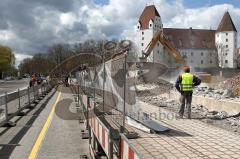 Abriss der Mauer - altes Gießereigelände in Ingolstadt an der Donaulände