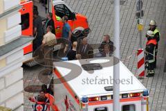 Geiseldrama in Ingolstadt Rathaus - Erlösung nach Polizeisturm - Der 3. Krankenwagen mit wahrscheinlich den Geiseln fährt. Sepp Misslbeck