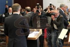 Vereidigung Neuer Oberbürgermeister Dr. Christian Lösel, Stadtrat, OB vor der Presse