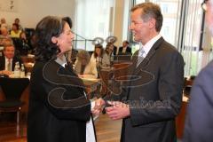 Vereidigung Neuer Oberbürgermeister Dr. Christian Lösel, Stadtrat, OB - Veronika Peters gratuliert Albert Wittmann