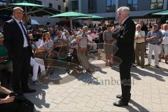 CSU Wahlkampf - Ministerpräsident Horst Seehofer und Christine Haderthauer (Bayerische Staatsministerin) zu Besuch in Ingolstadt - Horst Seehofer spricht im Sparkassenhof