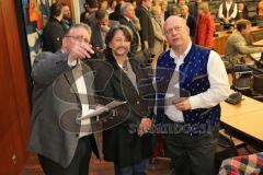 Kommunalwahl in Ingolstadt 2014 - Thomas Töne, Veronika Peters und Klaus Mittermeier vor den Ergebnissen