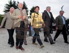 Festzelt Gerolfing - Edmund Stoiber - 21.07.2008 - Edmund Stiober, Christine Haderthauer und Horst Seehofer marschieren ins Festzelt