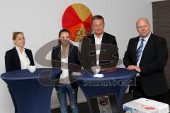 Kooperationsvertrag ERC Ingolstadt e.V - FC Ingolstadt 04 e.V -  von li nach rechts Andrea Lanzl - Eva Byszio - Günter Byszio - Klaus Mittermaier Vize-Präsident ERC Ingolstadt e.V - Foto: Jürgen Meyer