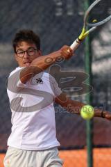 Tennis - Stadtmeisterschaft - Saison 2023/2024 - Malik, Elio Sayeed - DJK Ingolstadt - Viertelfinal - Foto: Meyer Jürgen