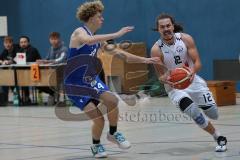 2023_10_28 - - Saison 2023/24 - MTV Baskets Ingolstadt - Post SV Nürnberg - Linss Oliver weiss MTV Ing - Roman Geier blau Nürnberg - Foto: Meyer Jürgen