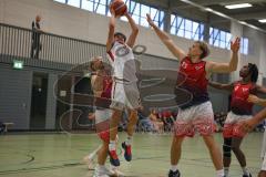 Basketball Bayernliga Herren - Saison 2026/27 - PSV Ingolstadt - TSV Milbertshofen - Petrovic Noel Dian weiss Ingolstadt - Schnug Josua rot Milbertshofen - Foto: Meyer Jürgen