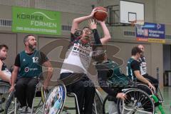 Rollstuhlbasketball —  Saison 2023/24 - Schanzer Wheelys - SV Reha Augsburg - Valentin Gmeiner Schanzer Wheelys  - Simona Ladzik #25 Augsburg - Foto: Meyer Jürgen