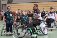 Rollstuhlbasketball —  Saison 2023/24 - Schanzer Wheelys - SV Reha Augsburg - Valentin Gmeiner Schanzer Wheelys  #11 - Simona Ladzig #25 Augsburg - XXXXX - Foto: Meyer Jürgen