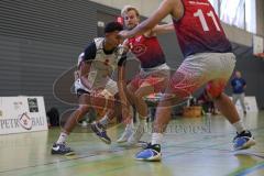 Basketball Bayernliga Herren - Saison 2026/27 - PSV Ingolstadt - TSV Milbertshofen - Enemuo Joshua weiss Ingolstadt - Schnug Josua rot Milbertshofen - Göbel Fabian rot Milbertshofen #11 - Foto: Meyer Jürgen