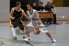 Basketball - Herren - ESV Ingolstadt - TSV Meitingen - 9 Christian Bernhard im Angriff