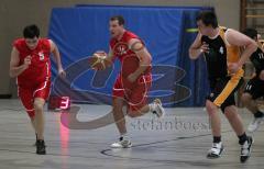 Basketball - MTV Ingolstadt - TSV Meitingen - Nr.14 Kapitän C. Sieben im Alleingang