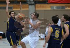 Basketball - MTV Ingolstadt - Post SV Nürnberg - Christoph Sieben steigt auf und erzielt einen Korb