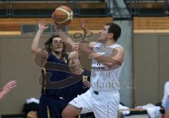 Basketball - MTV Ingolstadt - Post SV Nürnberg - Christoph Sieben steigt auf und erzielt einen Korb