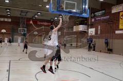 Basketball MTV Ingolstadt - Mayer T. (weiss) FC Tegernheim - Foto: Juergen Meyer