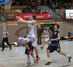 Basketball - MTV Ingolstadt - Post SV Nürnberg - Christoph Sieben steigt auf und erzielt einen Korb