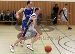 Basketball - TSV Etting - TSV Wemding - vorne Martin Winkler stürmt zum Korb